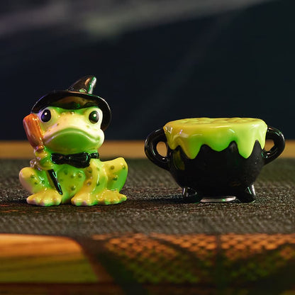 Cracker Barrel Frog Witch Mini Salt Shaker