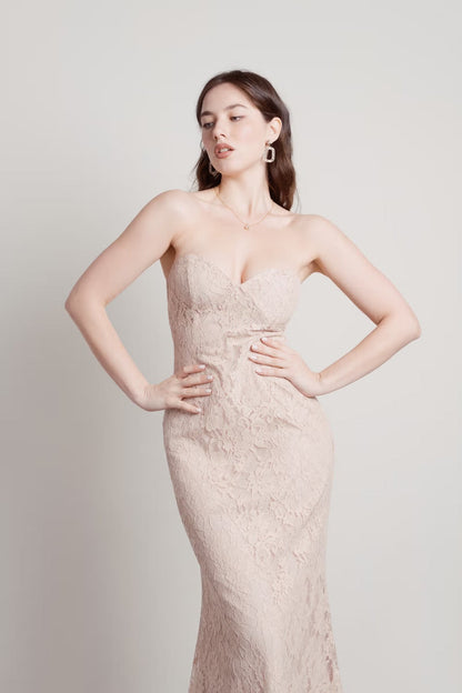Tobi Adelyn Lace Sweetheart Maxi Dress
