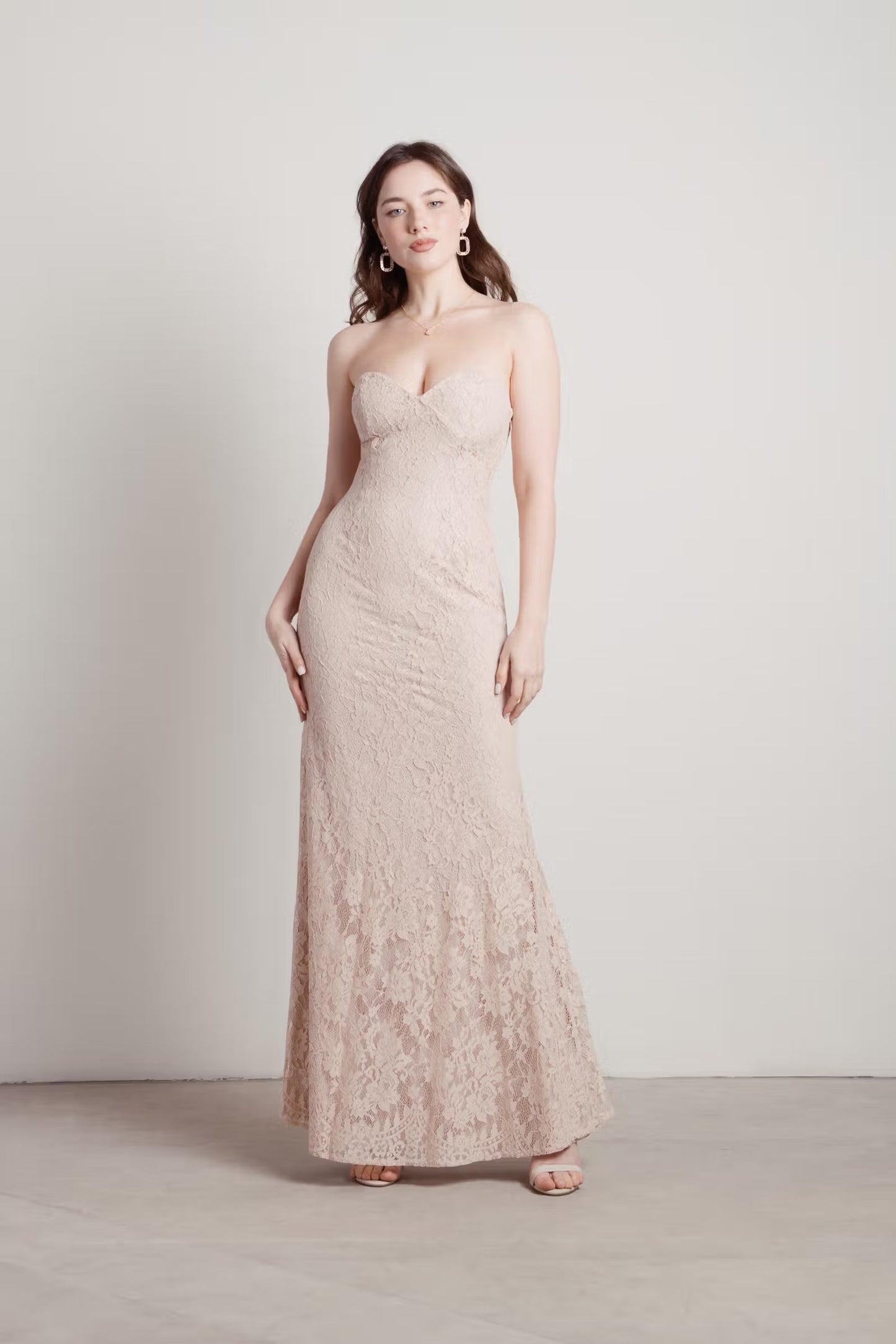 Tobi Adelyn Lace Sweetheart Maxi Dress