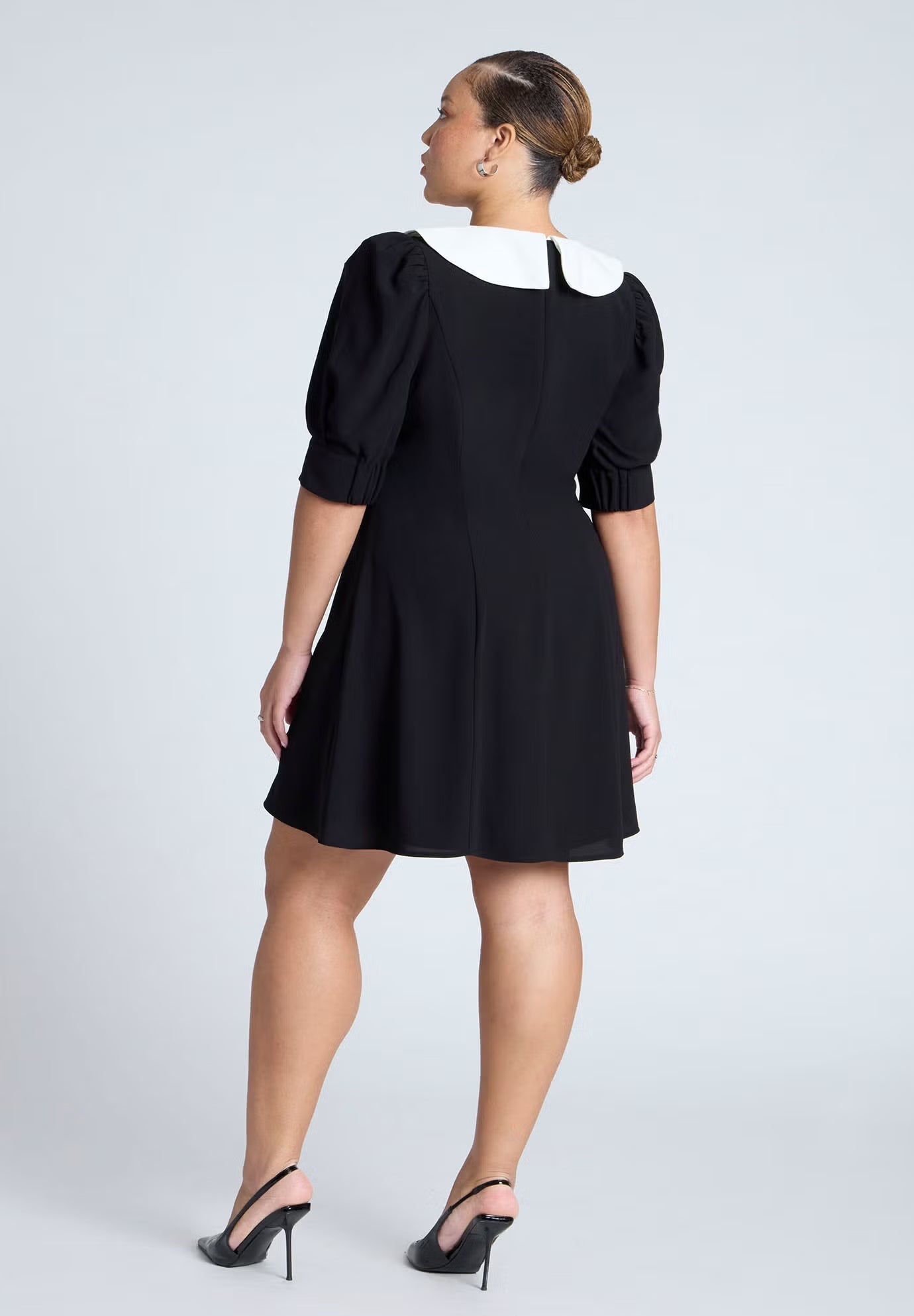 ELOQUII Contrast Collar Mini Dress - Black Onyx