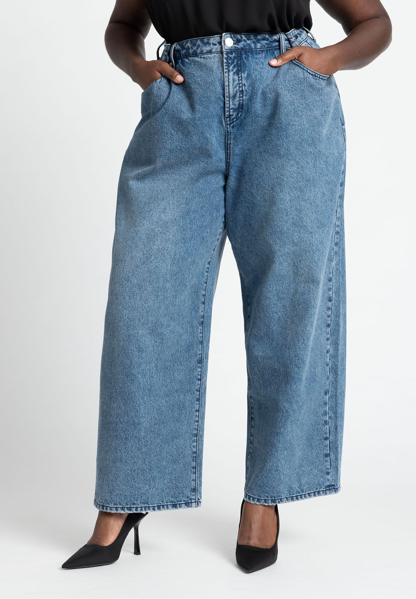ELOQUII Women's Slouchy Jean With Waistband Detail
