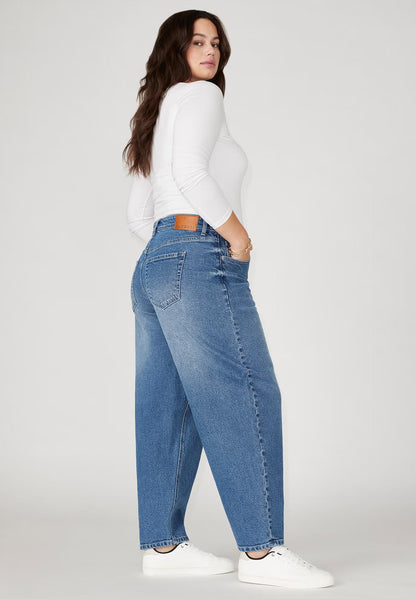 ELOQUII The Barrel Leg Jean - Medium Wash Denim