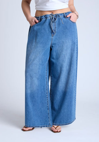 ELOQUII Loose Drawstring Waist Jean - Medium Wash