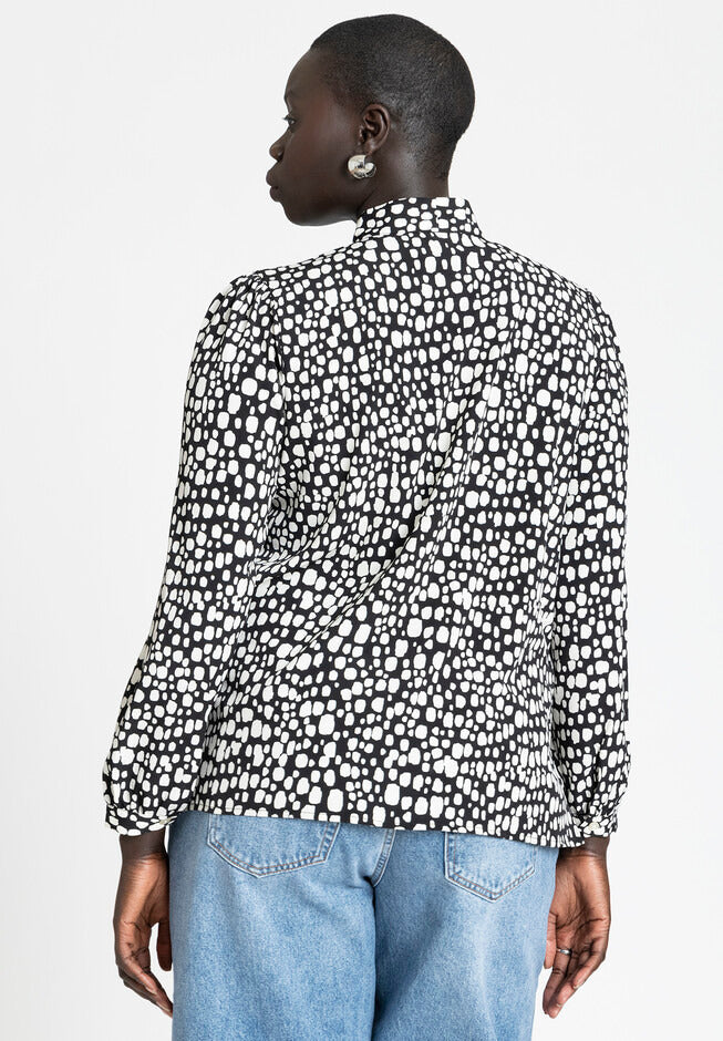 ELOQUII Women's Printed Tie Neck Blouse