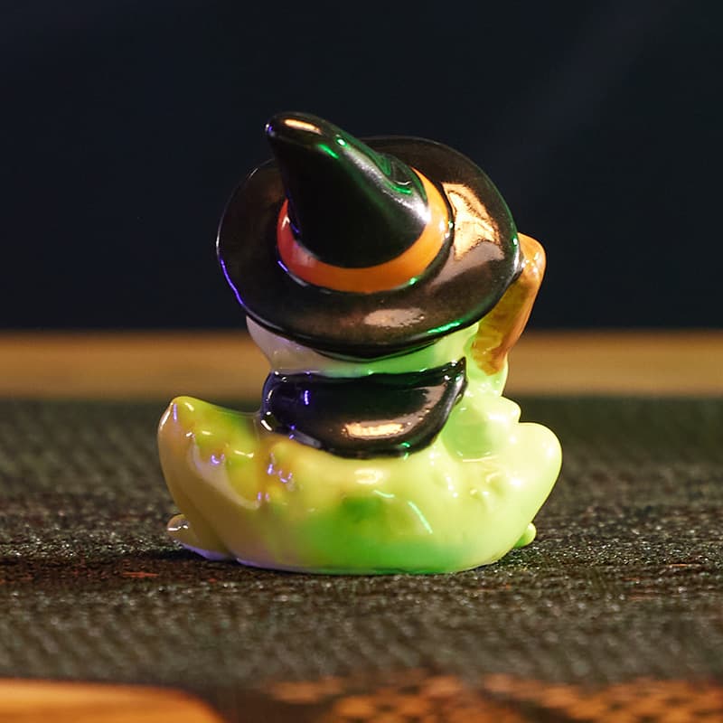 Cracker Barrel Frog Witch Mini Salt Shaker