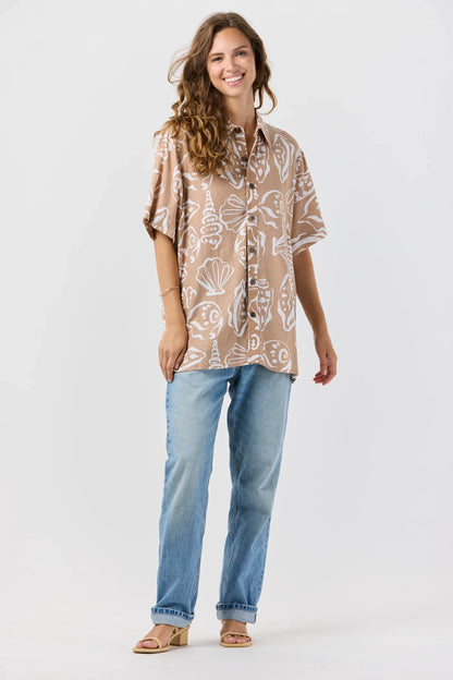 Tiare Hawaii Nautilus Shirt - Seashells Sand