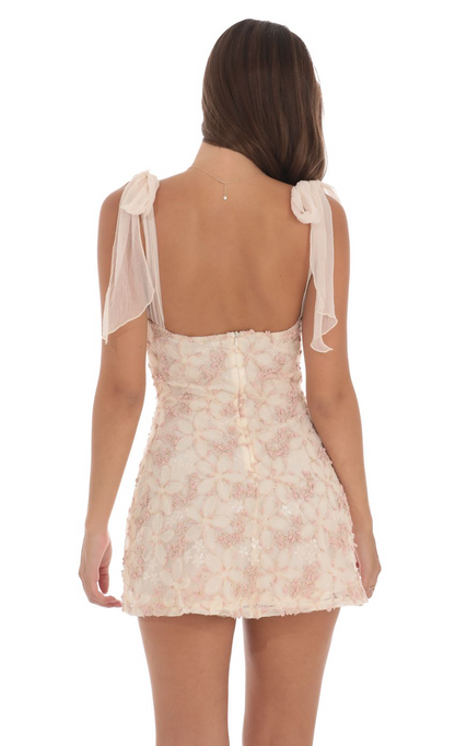Lucy in the Sky Textured Shimmer Floral Dress in Cream