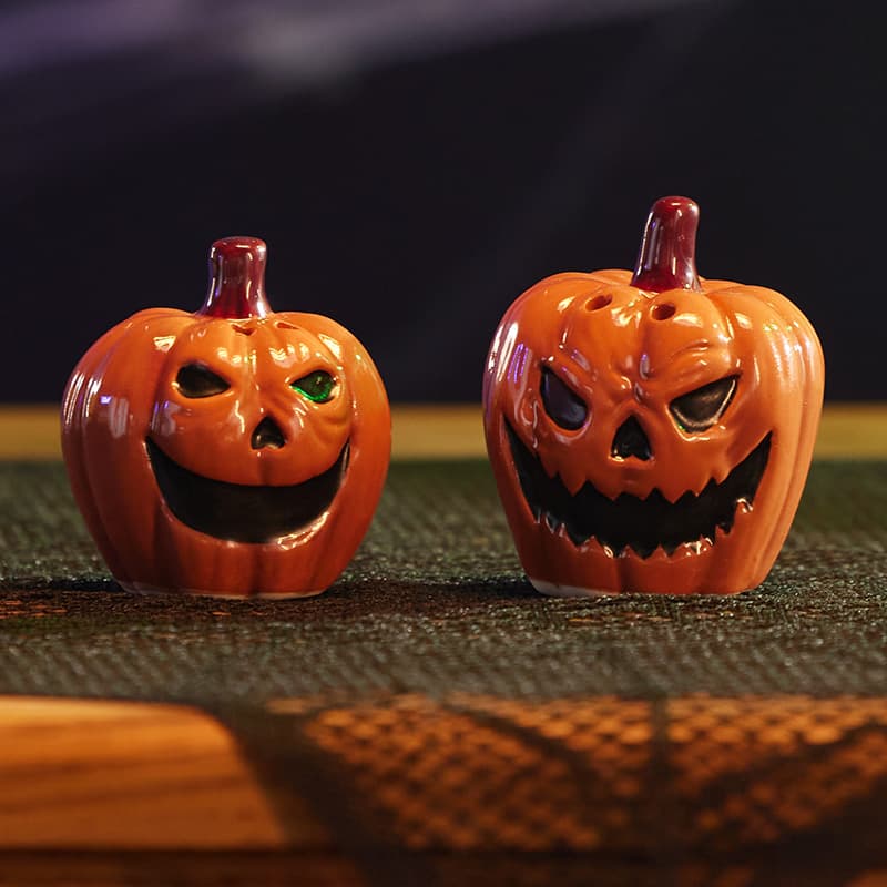 Cracker Barrel Jack-O-Lantern Mini Salt Shaker