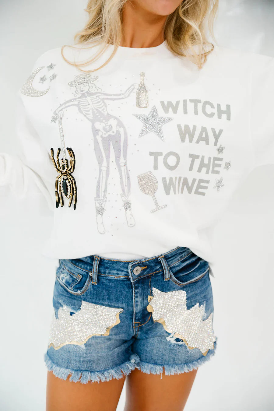 Judith March WITCH WAY TO THE WINE WHITE PULLOVER