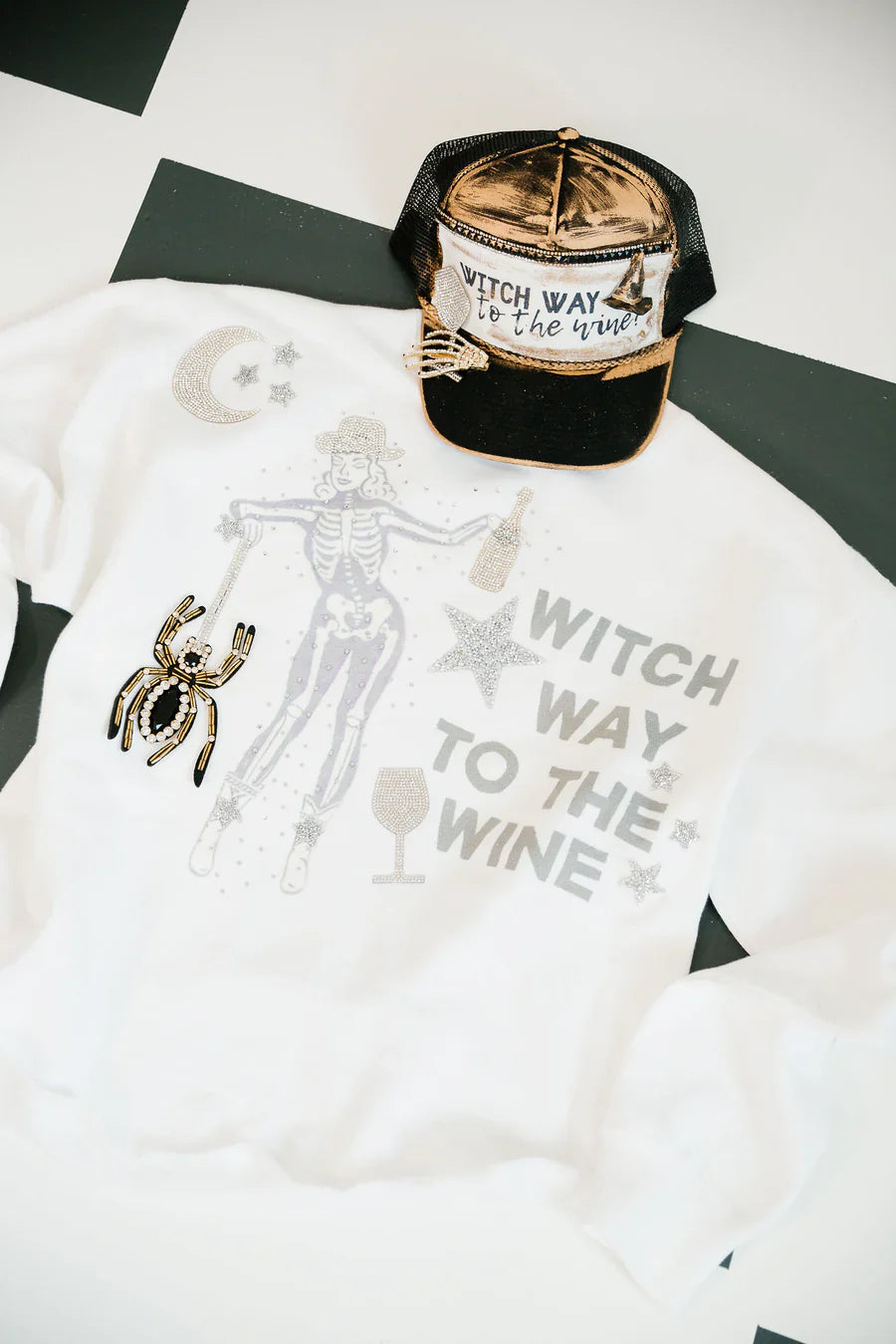 Judith March WITCH WAY TO THE WINE WHITE PULLOVER