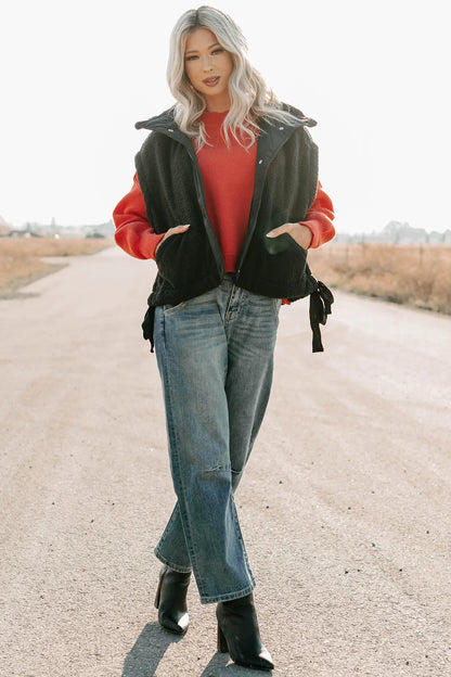 NanaMacs Dream Ahead Fleece Side Tie Vest (Black)